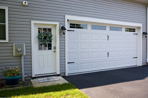 24/7 Emergency Garage Door Panel Replacement experts in Lampasas, TX